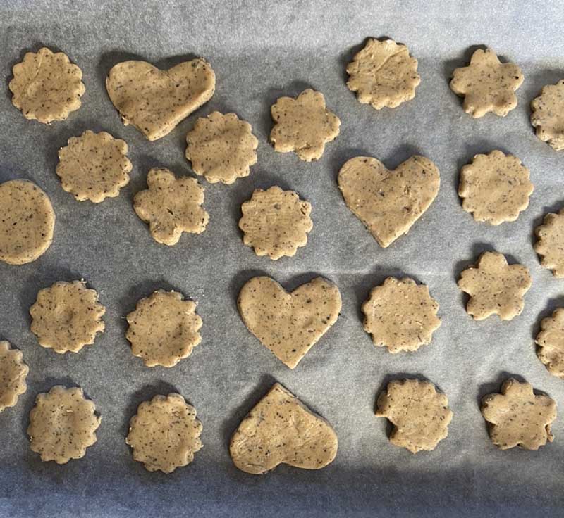 きなこと米粉のクッキーの作り方３：型抜き