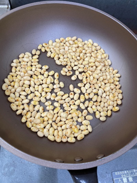 大豆の煎り方レシピ 作り方３：大豆を煎る